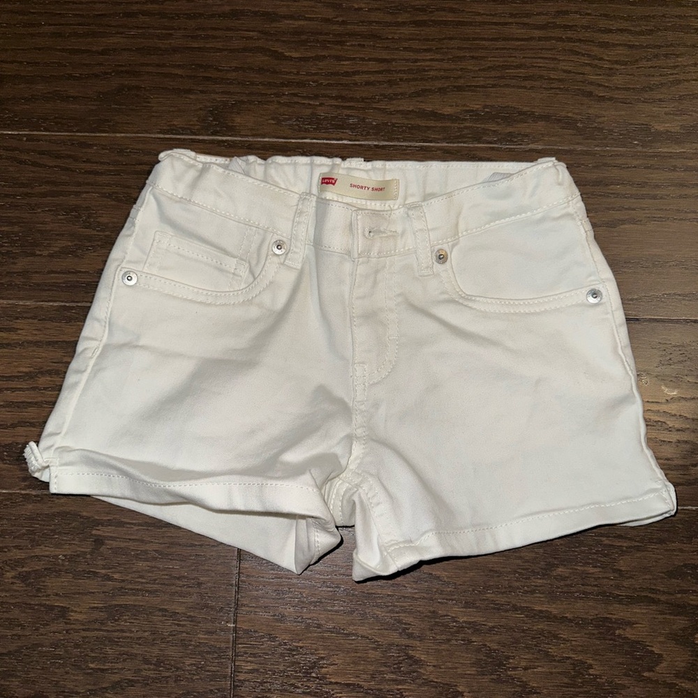 Levi’s Shorty Short in White